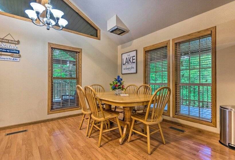 Lakefront Hideaway In Scranton: Spacious Deck