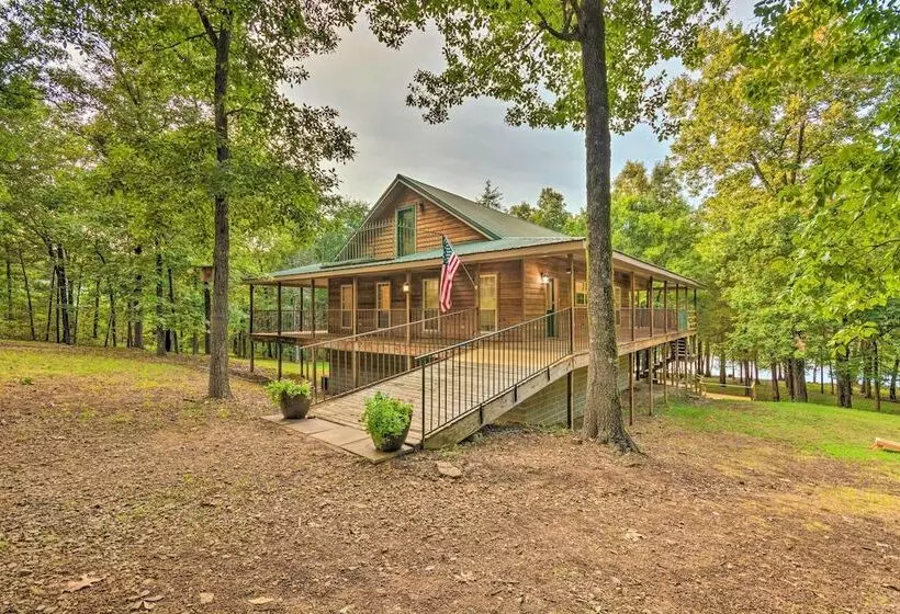 Lakefront Hideaway In Scranton: Spacious Deck