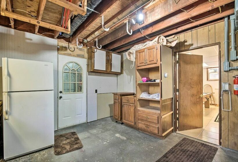 Lakeside Abode: 13 Mi To Silver Dollar City!