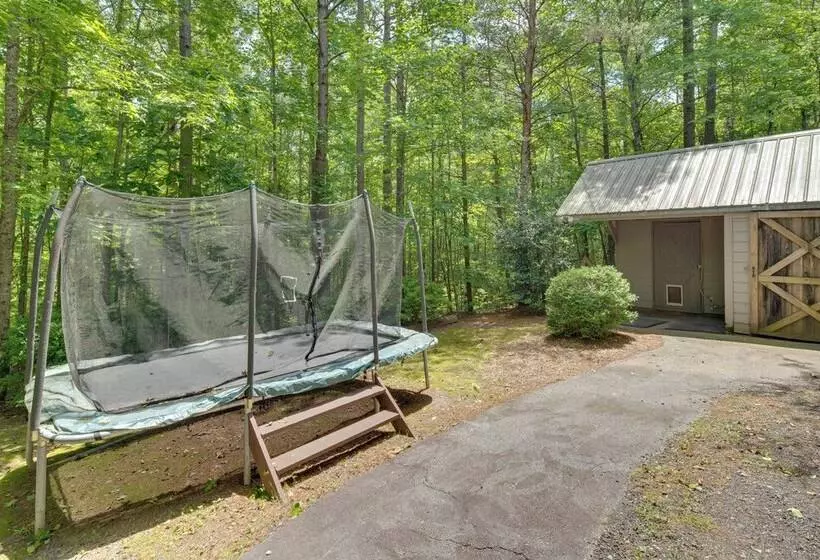 Landrum  Treehouse    Hot Tub & Trail Access!
