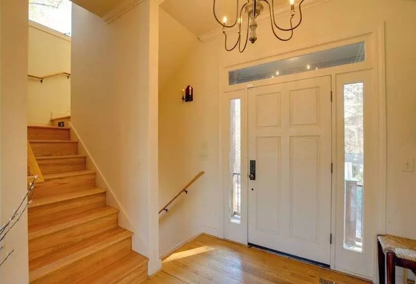 Landrum  Treehouse    Hot Tub & Trail Access!