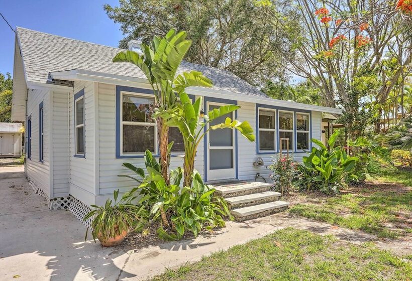 Lovely Cottage Near Downtown Stuart & Beaches