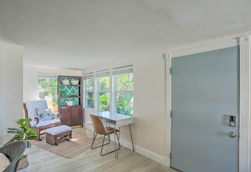 Lovely Cottage Near Downtown Stuart & Beaches