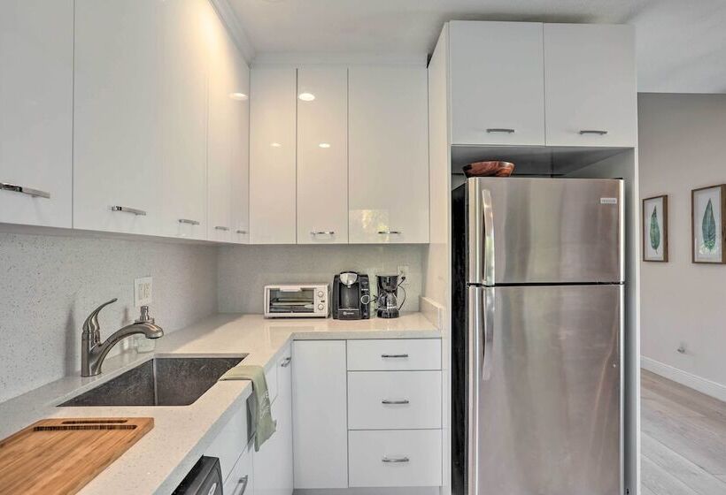 Lovely Cottage Near Downtown Stuart & Beaches