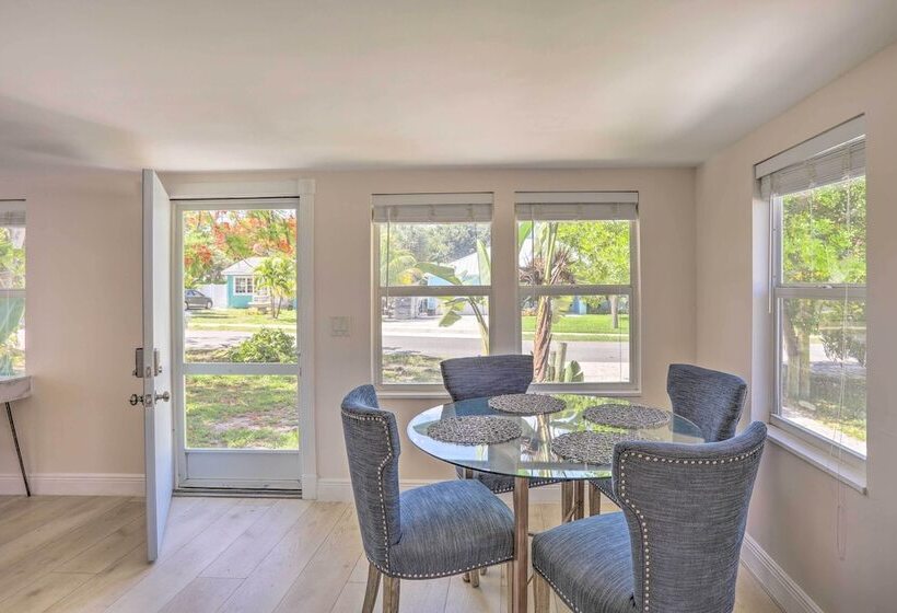 Lovely Cottage Near Downtown Stuart & Beaches