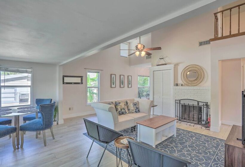 Lovely Cottage Near Downtown Stuart & Beaches