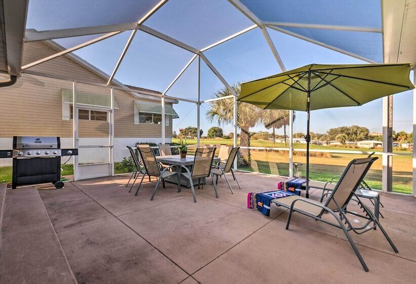 Lovely Lady Lake Home W/ Resort Amenities & Lanai!