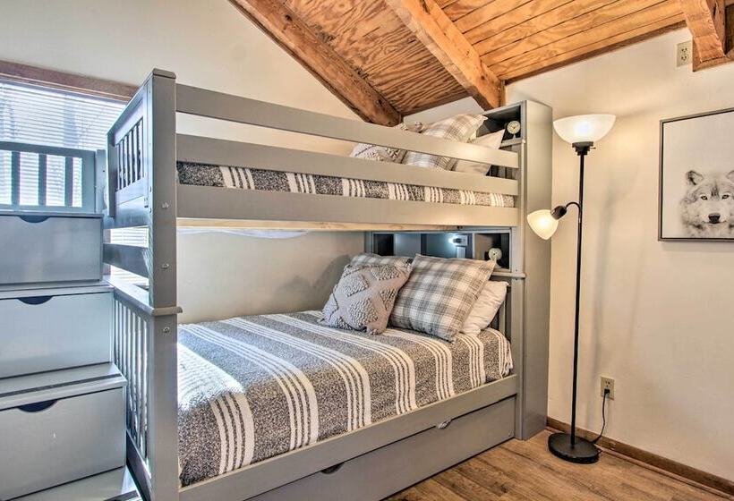 Panoramic View Gatlinburg Cabin W/ Private Hot Tub