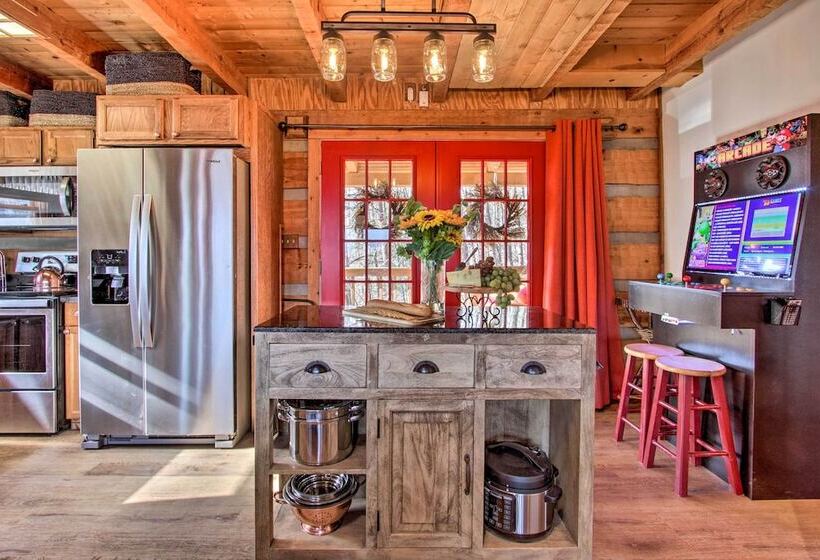 Panoramic View Gatlinburg Cabin W/ Private Hot Tub