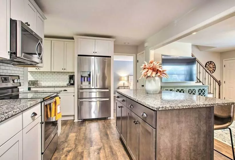 Modern Home W/ Yard + Deck, 1 Mi To Clemson U!