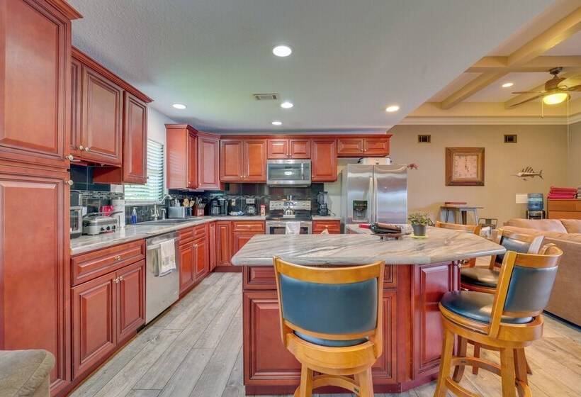 Ocklawaha Lake House W/ Private Hot Tub & Views!