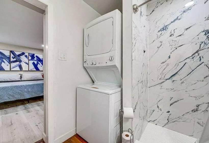 Idyllic Oldsmar Vacation Rental: 1 Mi To Beach!