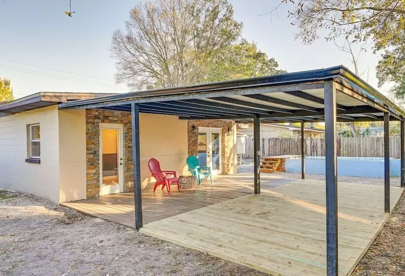 Idyllic Oldsmar Vacation Rental: 1 Mi To Beach!