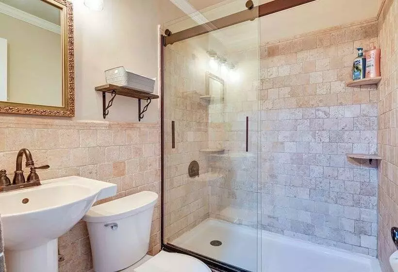 Idyllic Oldsmar Vacation Rental: 1 Mi To Beach!