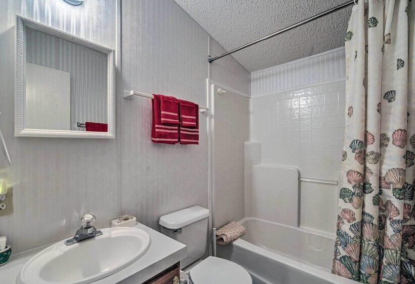 Peaceful Canal Front Retreat W/ Boathouse!