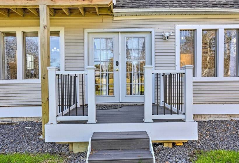 Fire Pit, Community Lakes: Serene Poconos Getaway!