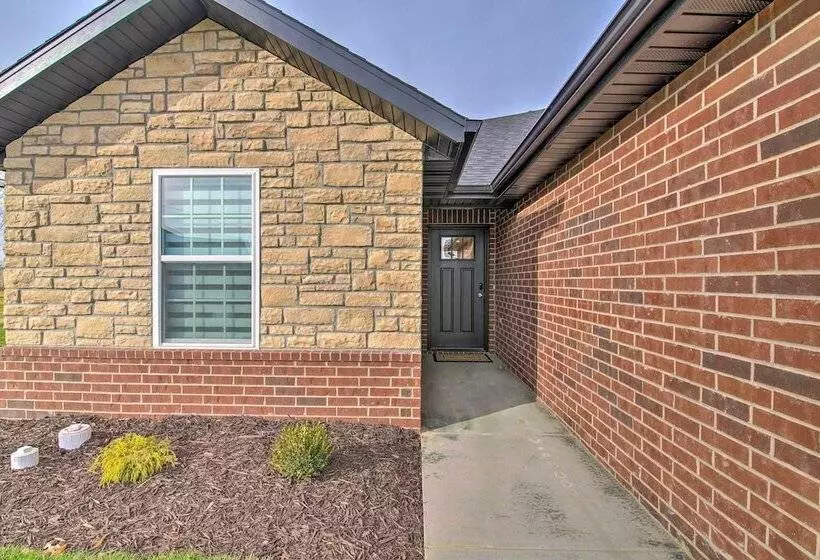 Pet Friendly Ozark Home W/ Yard & Patio