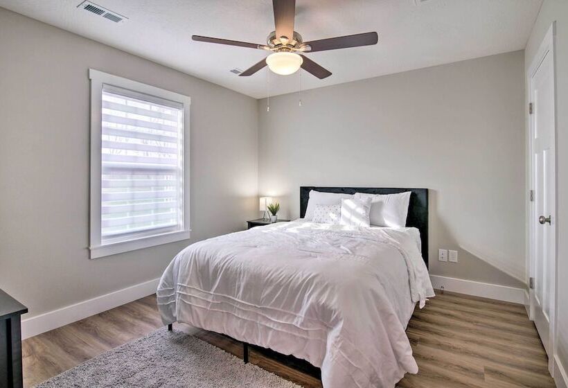 Pet Friendly Ozark Home W/ Yard & Patio