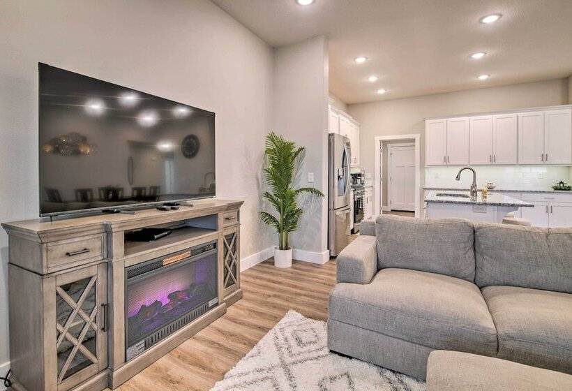 Pet Friendly Ozark Home W/ Yard & Patio