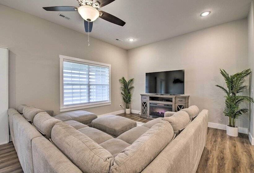 Pet Friendly Ozark Home W/ Yard & Patio