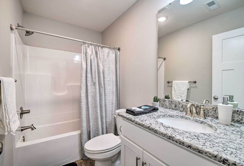 Pet Friendly Ozark Home W/ Yard & Patio