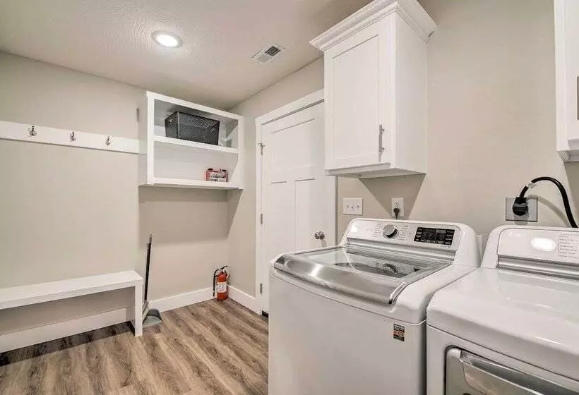 Pet Friendly Ozark Home W/ Yard & Patio