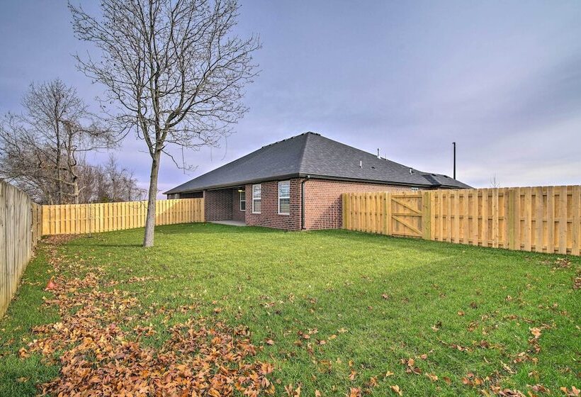 Pet Friendly Ozark Home W/ Yard & Patio