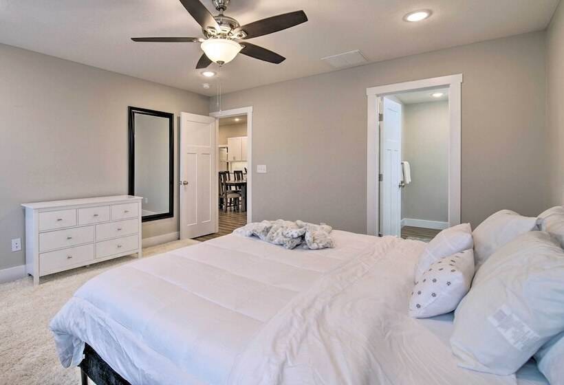 Pet Friendly Ozark Home W/ Yard & Patio