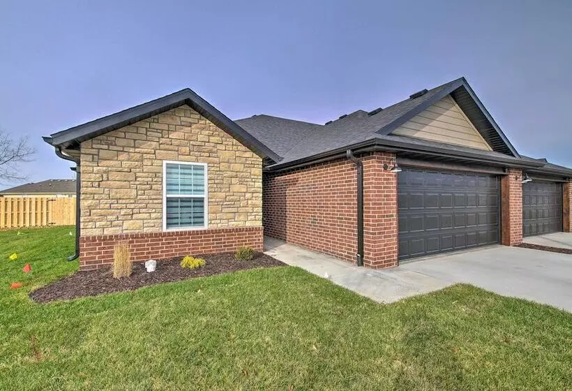 Pet Friendly Ozark Home W/ Yard & Patio