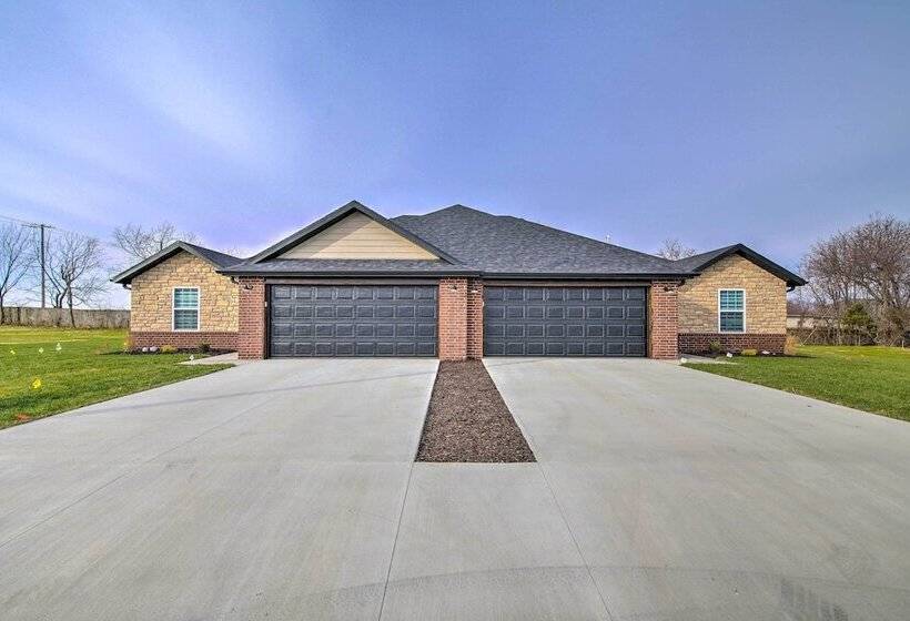 Pet Friendly Ozark Home W/ Yard & Patio