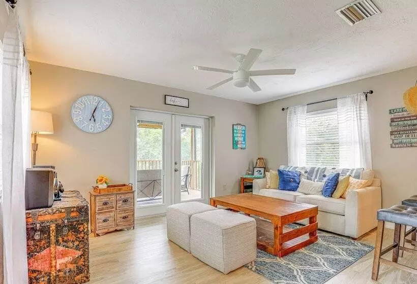 Private & Picturesque Escape On Lake Henry!