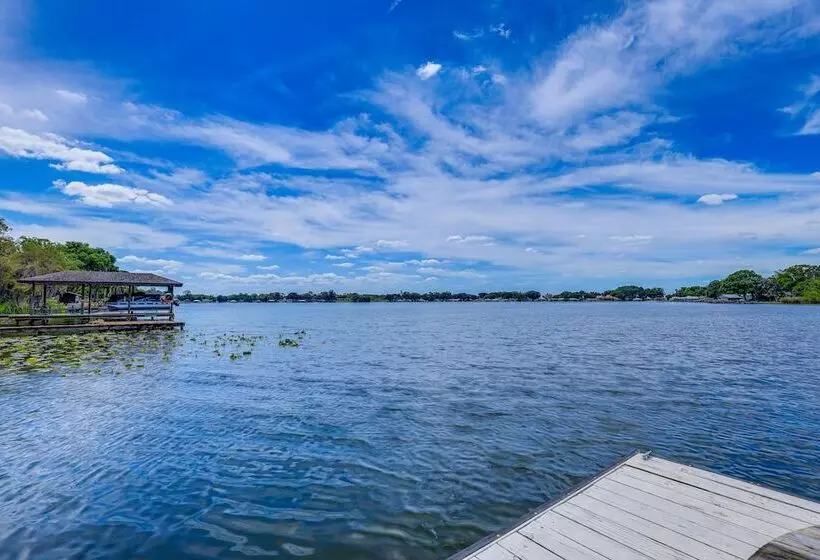 Private & Picturesque Escape On Lake Henry!