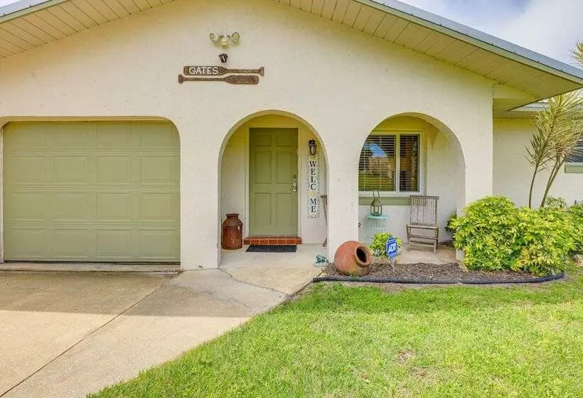 Private & Picturesque Escape On Lake Henry!