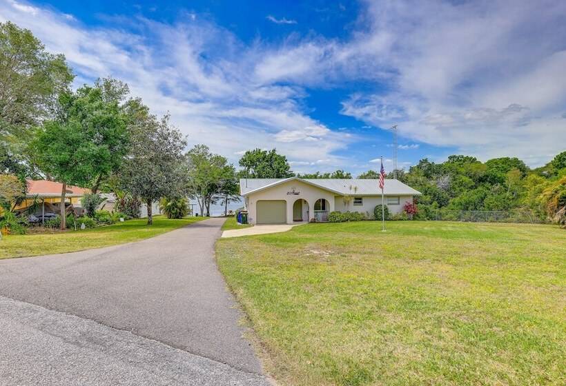 Private & Picturesque Escape On Lake Henry!