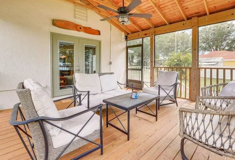 Private & Picturesque Escape On Lake Henry!