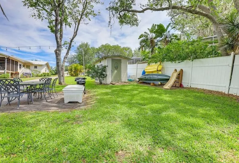 Private & Picturesque Escape On Lake Henry!