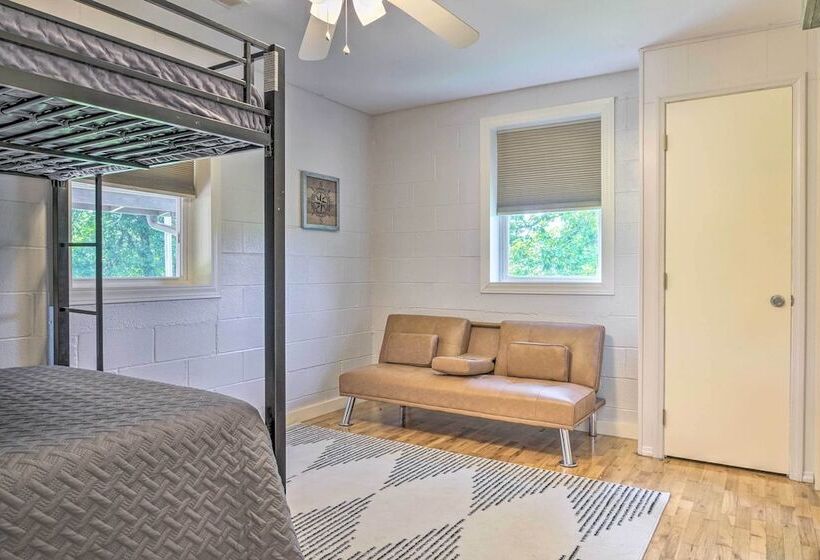 Quiet Country Home In Ava With Chic Interior!