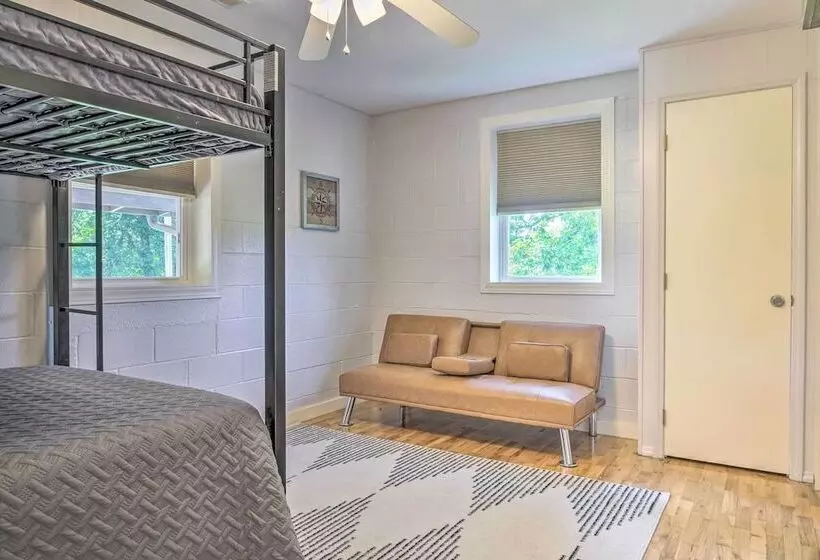 Quiet Country Home In Ava With Chic Interior!