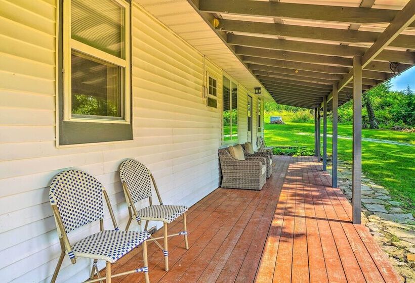 Quiet Country Home In Ava With Chic Interior!