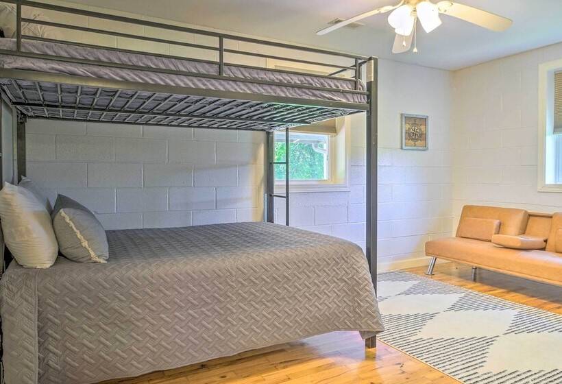 Quiet Country Home In Ava With Chic Interior!