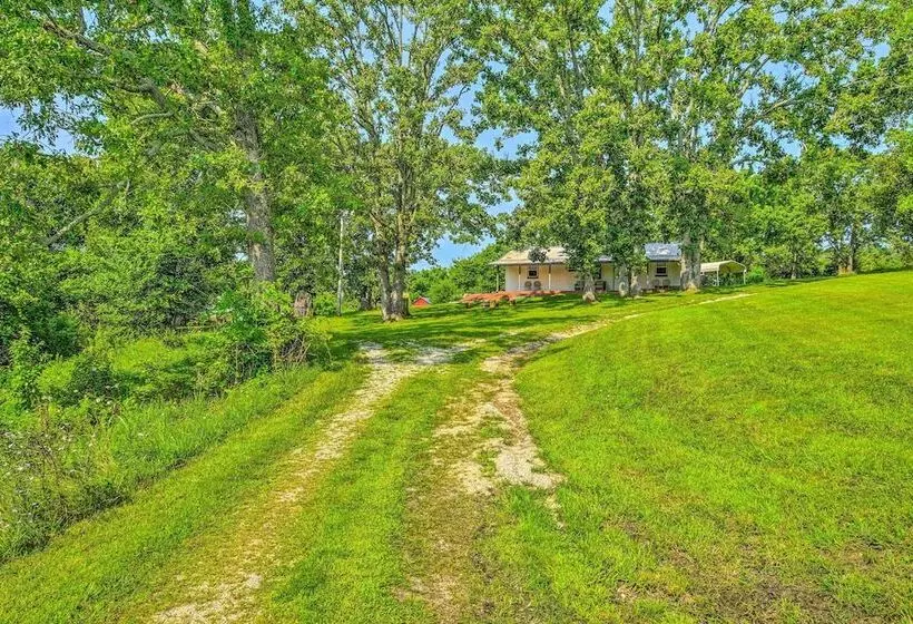 Quiet Country Home In Ava With Chic Interior!