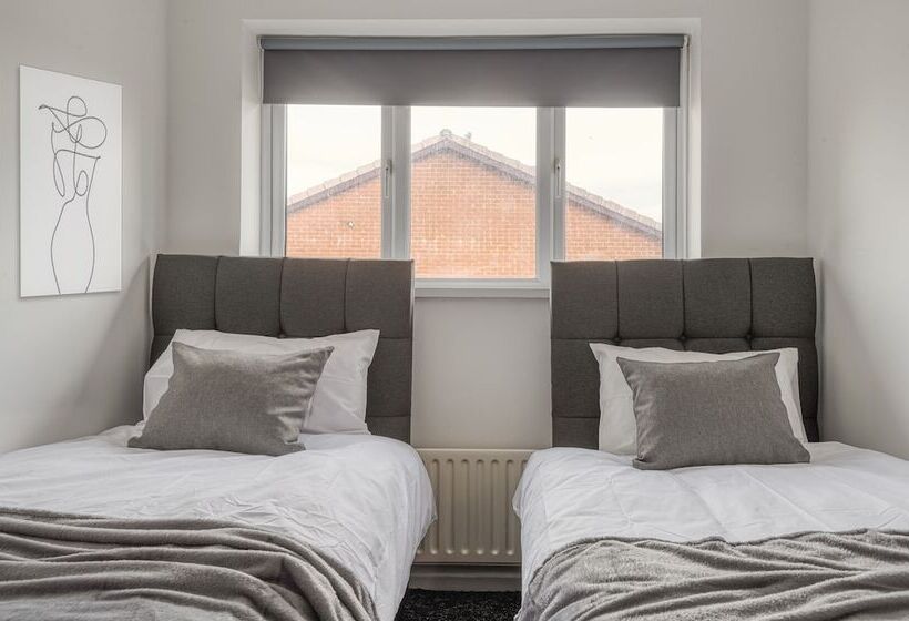 إقامة Lovely 3 Bed Cosy House In Greater Manchester