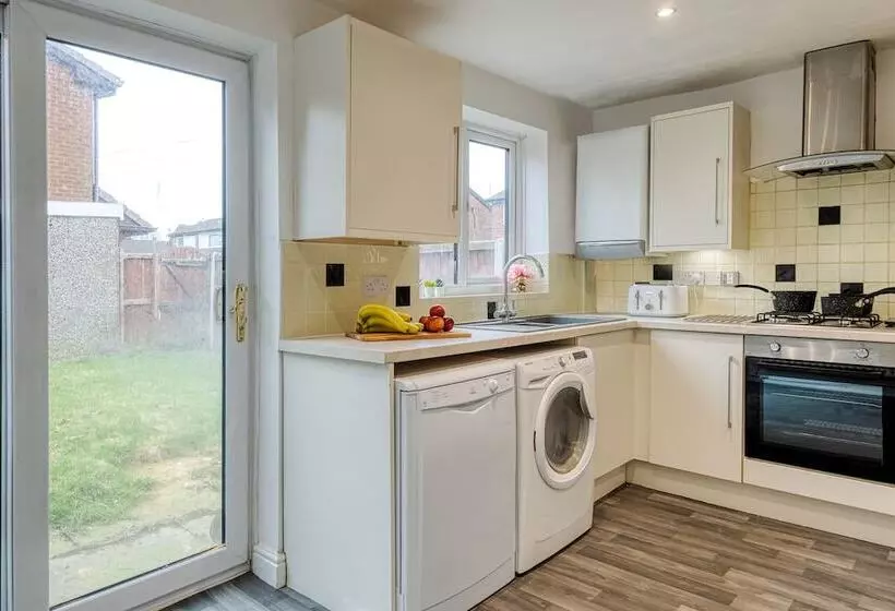 レジデンス Lovely 3 Bed Cosy House In Greater Manchester