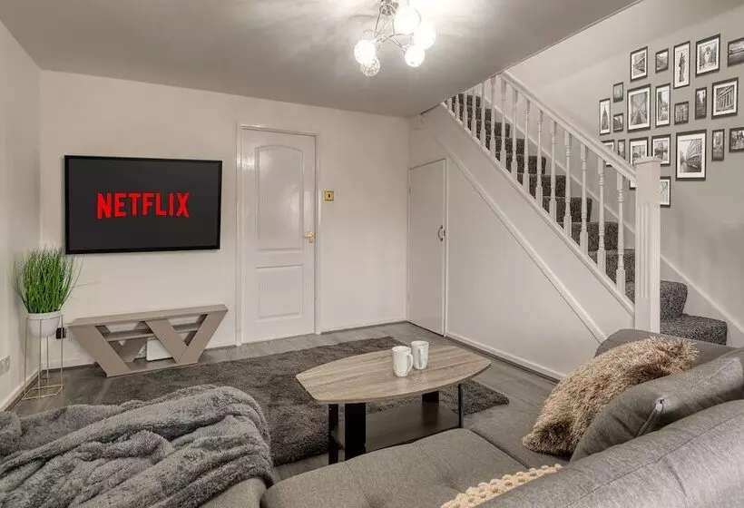 レジデンス Lovely 3 Bed Cosy House In Greater Manchester