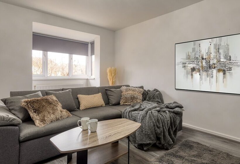 إقامة Lovely 3 Bed Cosy House In Greater Manchester