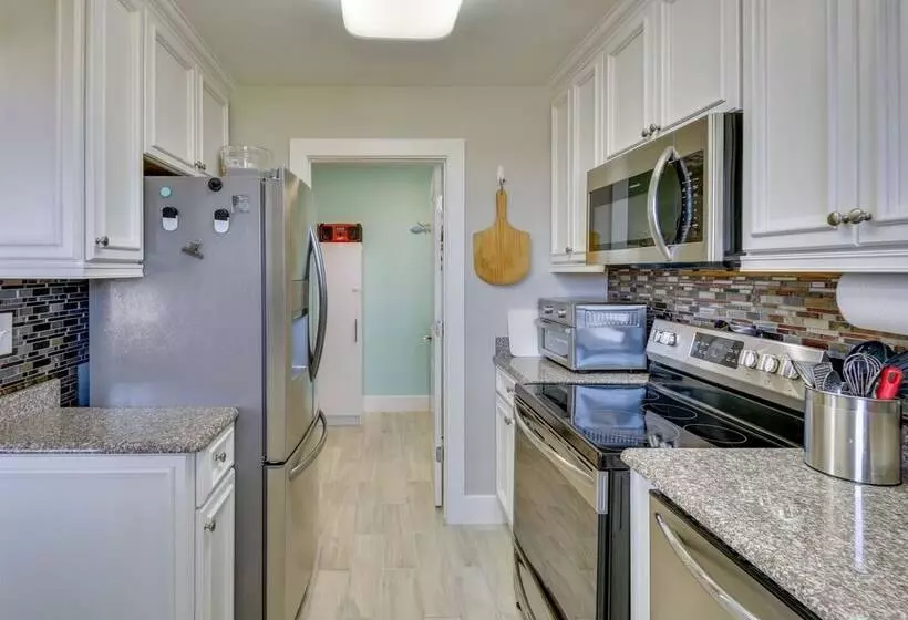 Riverfront Port Orange Home W/ Dock & Slip!