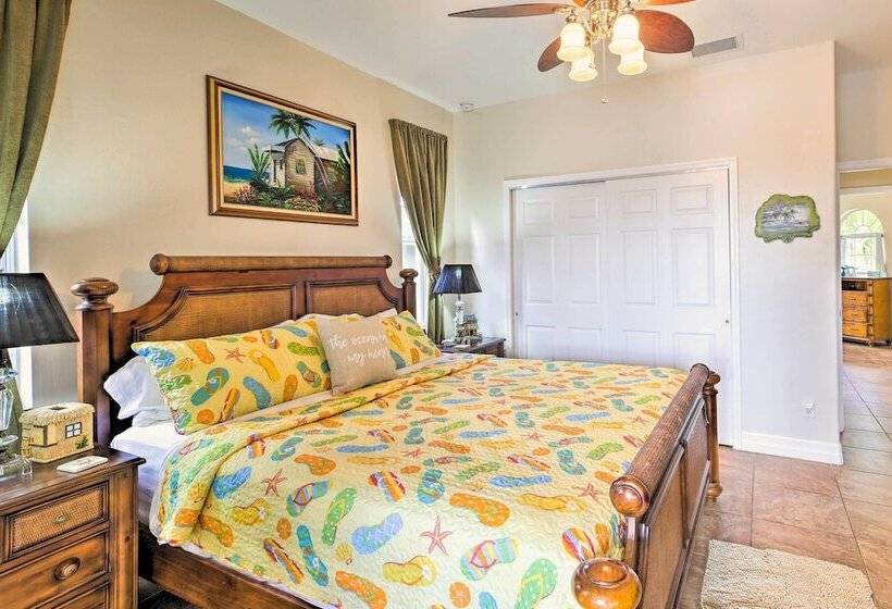 Waterfront Pool & Spa: Relaxing Cape Coral Retreat