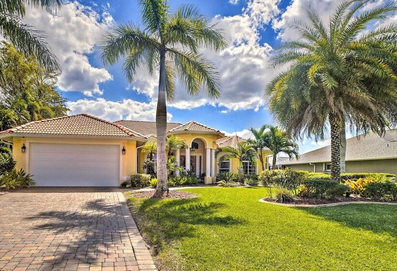 Waterfront Pool & Spa: Relaxing Cape Coral Retreat