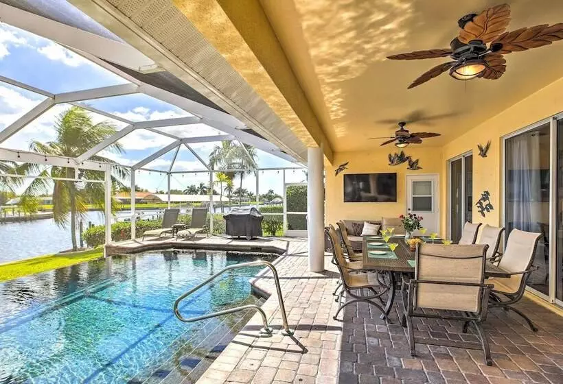 Waterfront Pool & Spa: Relaxing Cape Coral Retreat