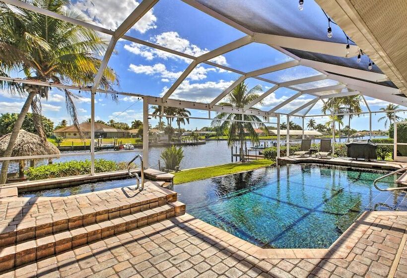 Waterfront Pool & Spa: Relaxing Cape Coral Retreat